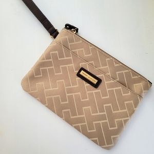 🎀Tommy Hilfiger Fabric Wristlet
